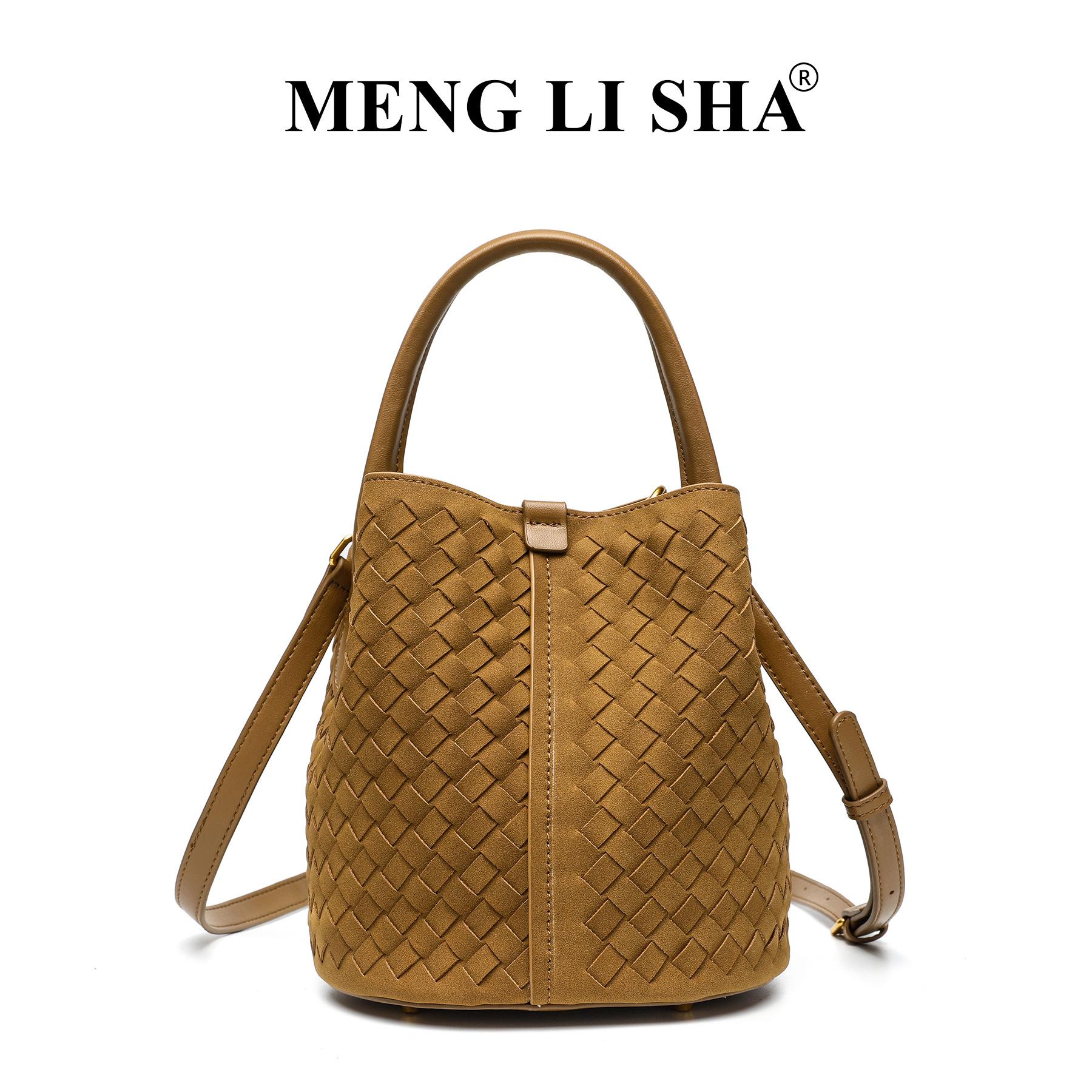 Vintage Suede Woven Bucket Bag for Commuting, Large Capacity Single Shoulder Crossbody Women s Bag, Fashionable Handbag, Mother Bag
Vintage Suede Woven Bucket Bag for Commuting, Large Capacity Single Shoulder Crossbody Women s Bag, Fashionable Handbag, Mother Bag