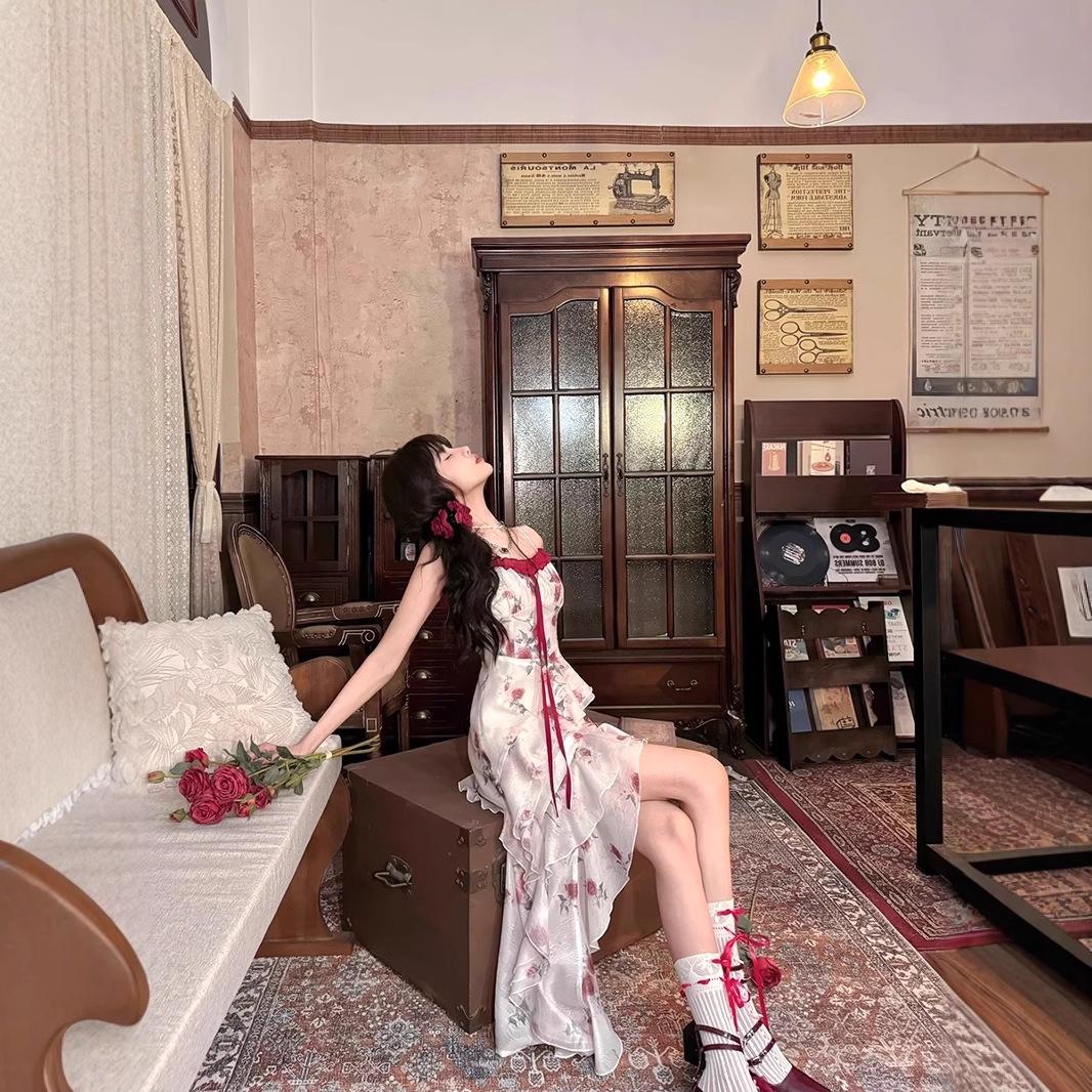Luxury Tie-Dye Floral Spaghetti Strap Maxi Dress with Bow Tie Waist M Premium Version
Luxury Tie-Dye Floral Spaghetti Strap Maxi Dress with Bow Tie Waist M Premium Version