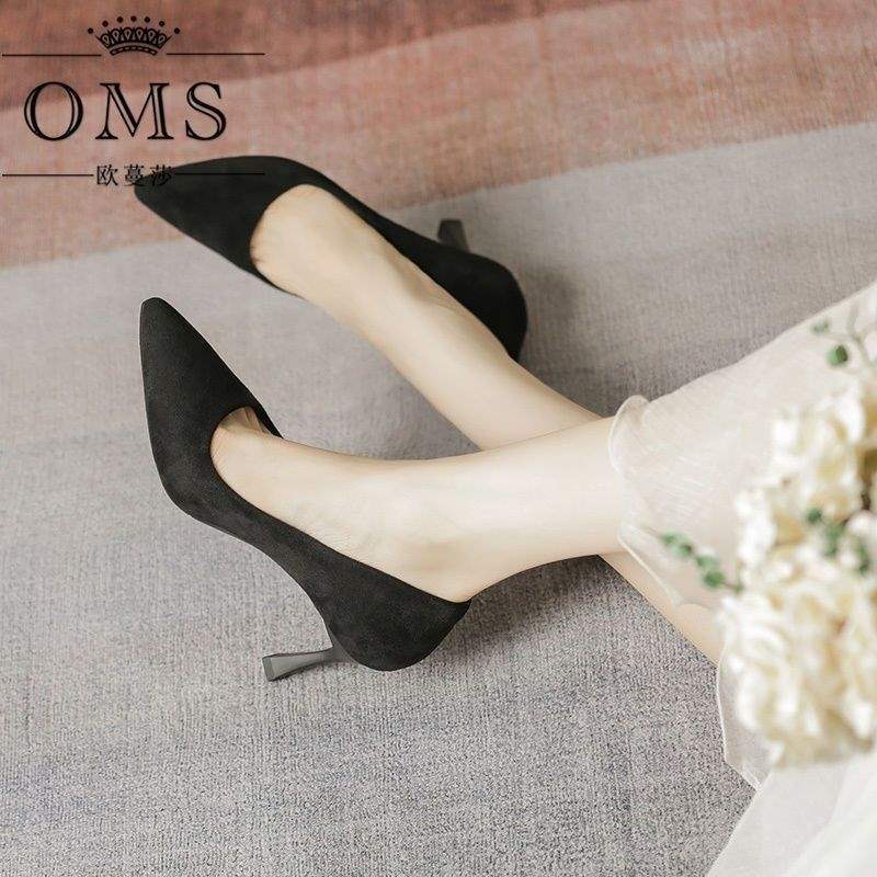 Black high heels, thin heels, small size, not tired feet, temperament god fan single shoes 40
Black high heels, thin heels, small size, not tired feet, temperament god fan single shoes 40