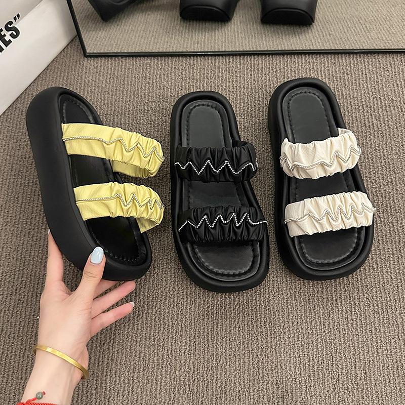 Thick-soled heightening cool slippers for women to wear in summer, new casual sandals, small beach one-word drag 35
Thick-soled heightening cool slippers for women to wear in summer, new casual sandals, small beach one-word drag 35