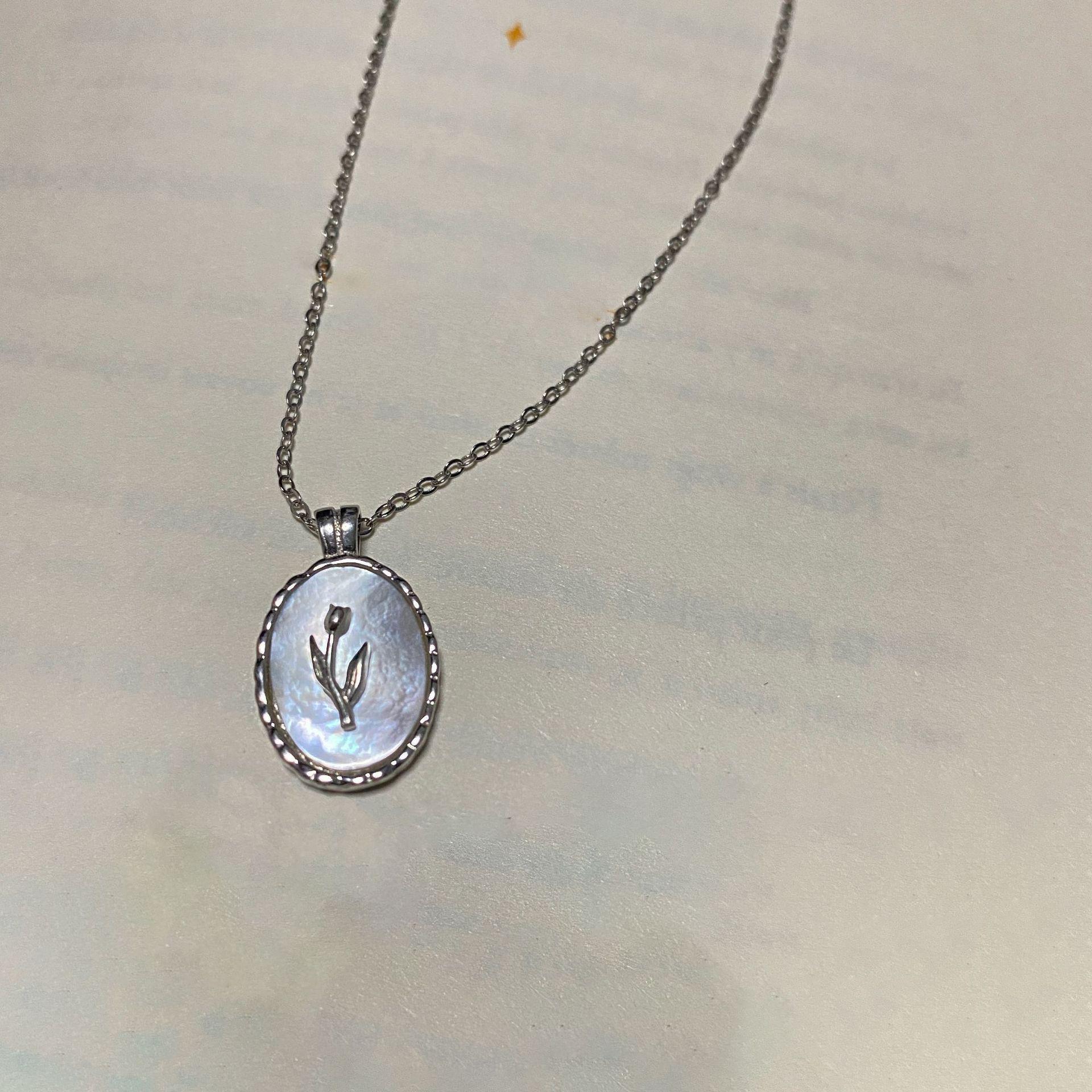Korean French Style Tulip Pendant Necklace: s925 Silver Clavicle Chain with Mother-of-Pearl for Women Sterling Silver
Korean French Style Tulip Pendant Necklace: s925 Silver Clavicle Chain with Mother-of-Pearl for Women Sterling Silver