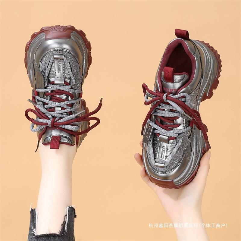 Thick-soled heightening dad shoes women s new autumn and winter velvet casual soft-soled student sports shoes in 2024 34
Thick-soled heightening dad shoes women s new autumn and winter velvet casual soft-soled student sports shoes in 2024 34