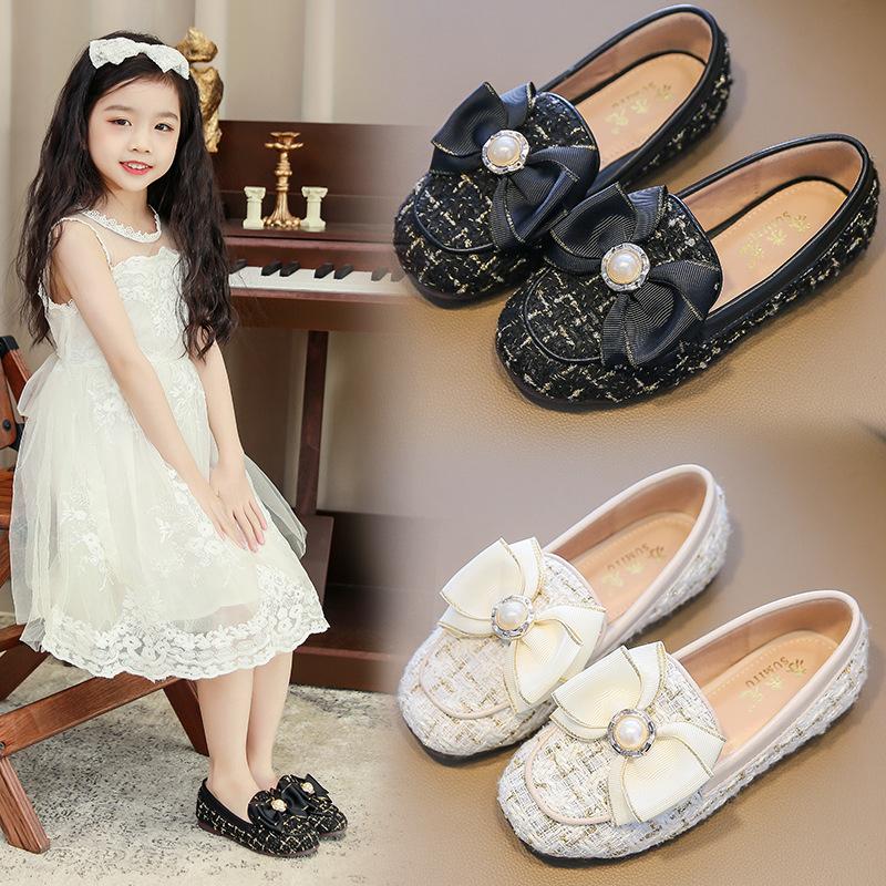 Spring and Autumn Fashionable Girls Princess Shoes with Soft Soles and Bowknots, Little Girls Leather Shoes, Baby Children s Single Shoes
Spring and Autumn Fashionable Girls Princess Shoes with Soft Soles and Bowknots, Little Girls Leather Shoes, Baby Children s Single Shoes