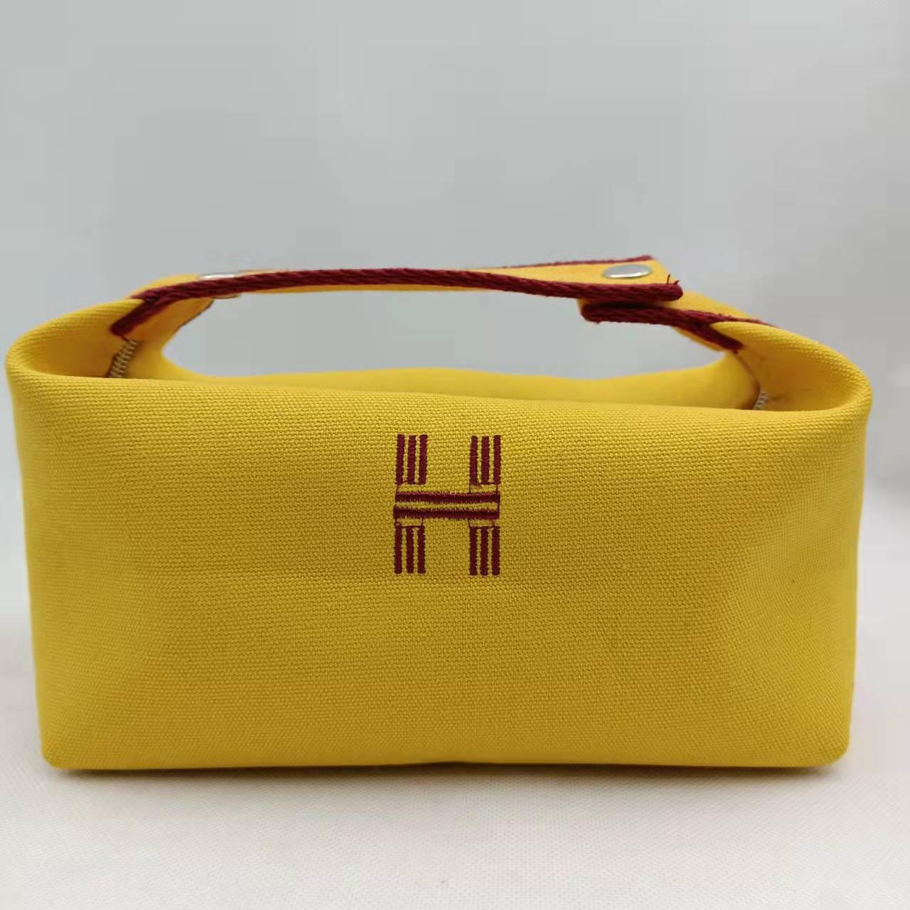 Портативная холщовая сумка H: Большая емкость, водонепроницаемый, пыленепроницаемый; Идеально подходит для обеда, косметики и туалетных принадлежностей
Портативная холщовая сумка H: Большая емкость, водонепроницаемый, пыленепроницаемый; Идеально подходит для обеда, косметики и туалетных принадлежностей