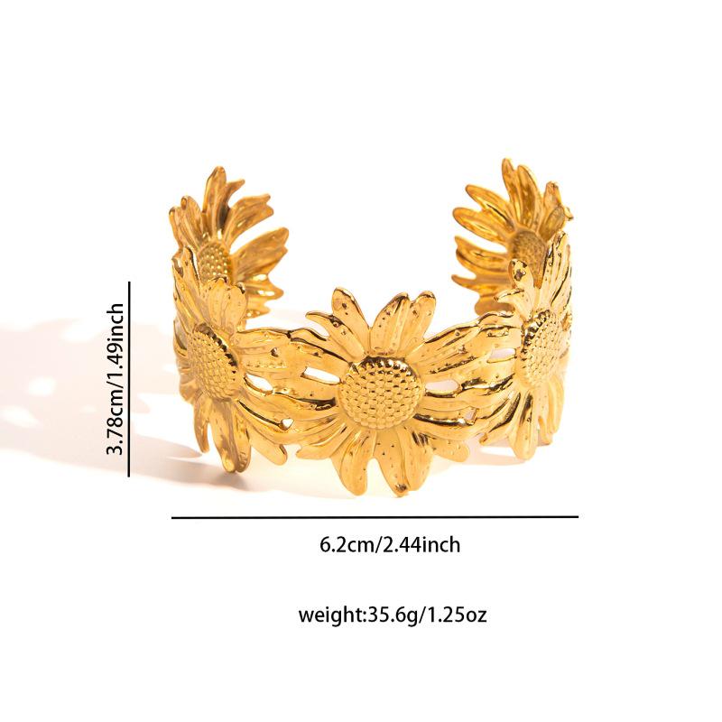 18K Gold-Plated Titanium Steel Fashion Bracelet: European & American Style, Wide, Exaggerated, Non-Fading, High-End Jewelry.
18K Gold-Plated Titanium Steel Fashion Bracelet: European & American Style, Wide, Exaggerated, Non-Fading, High-End Jewelry.
