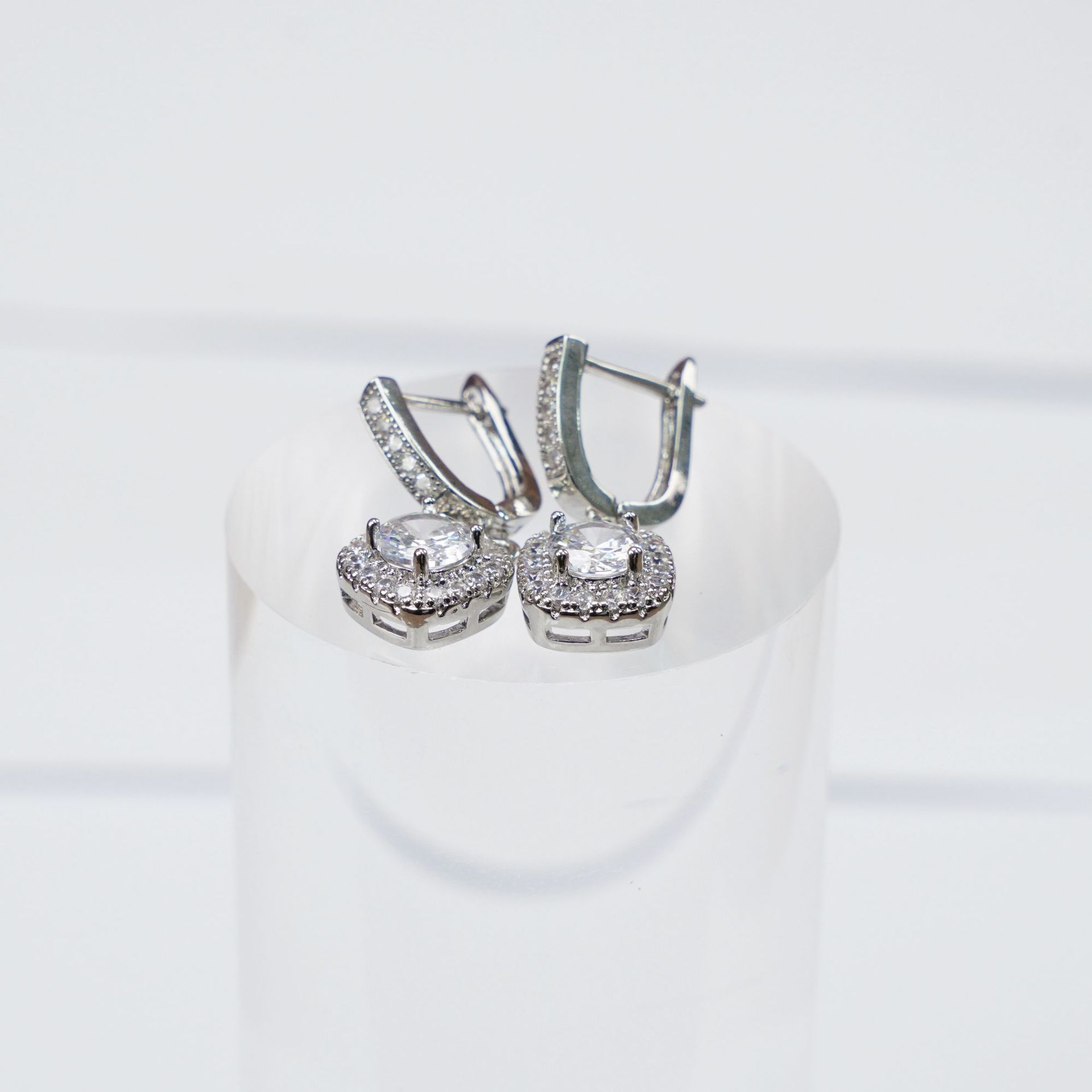 2026 New Earrings, Women s Light Luxury High-end Sense Does Not Fade, Earrings, Ear Buckles, European and American Ins Style 2026
2026 New Earrings, Women s Light Luxury High-end Sense Does Not Fade, Earrings, Ear Buckles, European and American Ins Style 2026