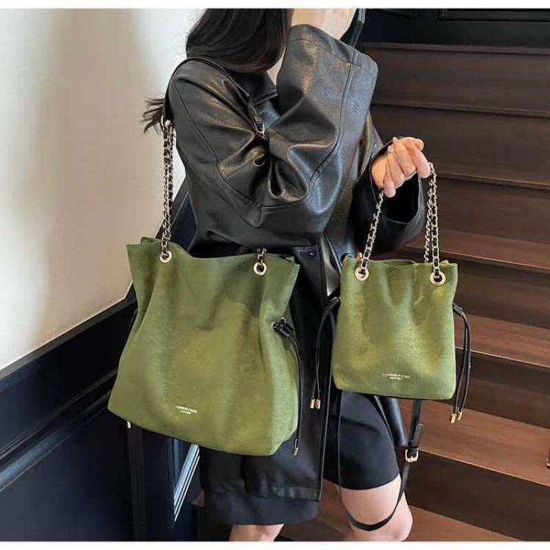 Korean High-quality Texture Simple All-match One-shoulder Handbag Women s Tote Bag Fashionable Commuter 18 x 8 x 20 small зелений
Korean High-quality Texture Simple All-match One-shoulder Handbag Women s Tote Bag Fashionable Commuter 18 x 8 x 20 small зелений