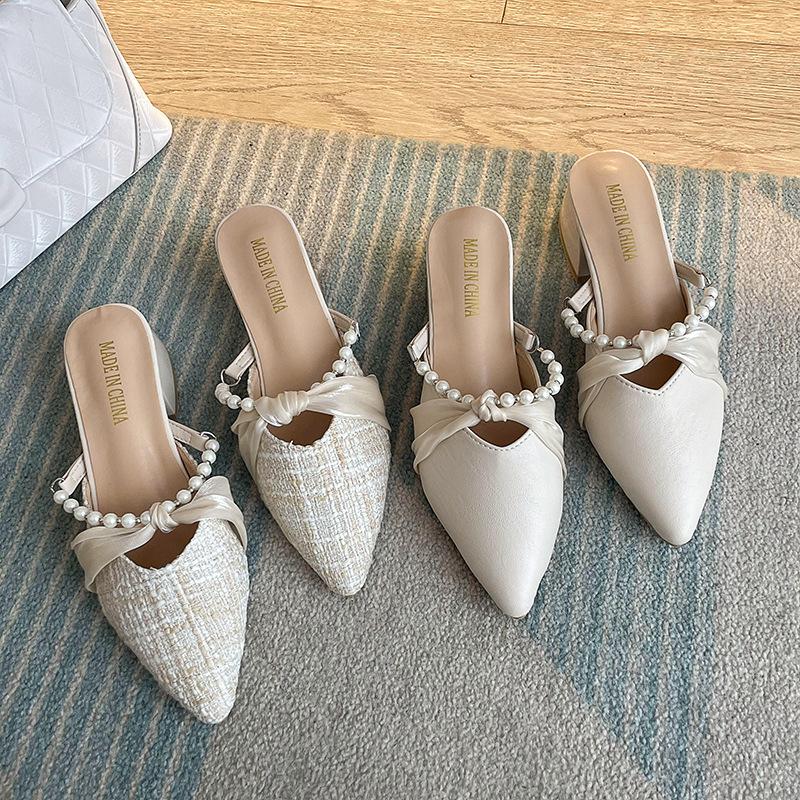 Single shoes medium heel spring 2025 British new shallow mouth pointed head side empty fairy evening evening wind shoes thick heel female flat 40
Single shoes medium heel spring 2025 British new shallow mouth pointed head side empty fairy evening evening wind shoes thick heel female flat 40