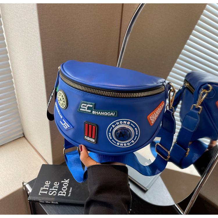 New bag women s 2024 autumn new versatile trend women s bag broadband letter shoulder messenger bag синій
New bag women s 2024 autumn new versatile trend women s bag broadband letter shoulder messenger bag синій