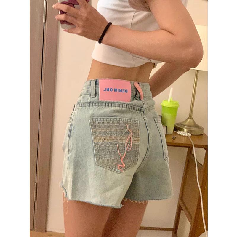 Women s High-Waist Sweet & Spicy Denim Shorts with Embroidered Pockets and Tassel Design S
Women s High-Waist Sweet & Spicy Denim Shorts with Embroidered Pockets and Tassel Design S