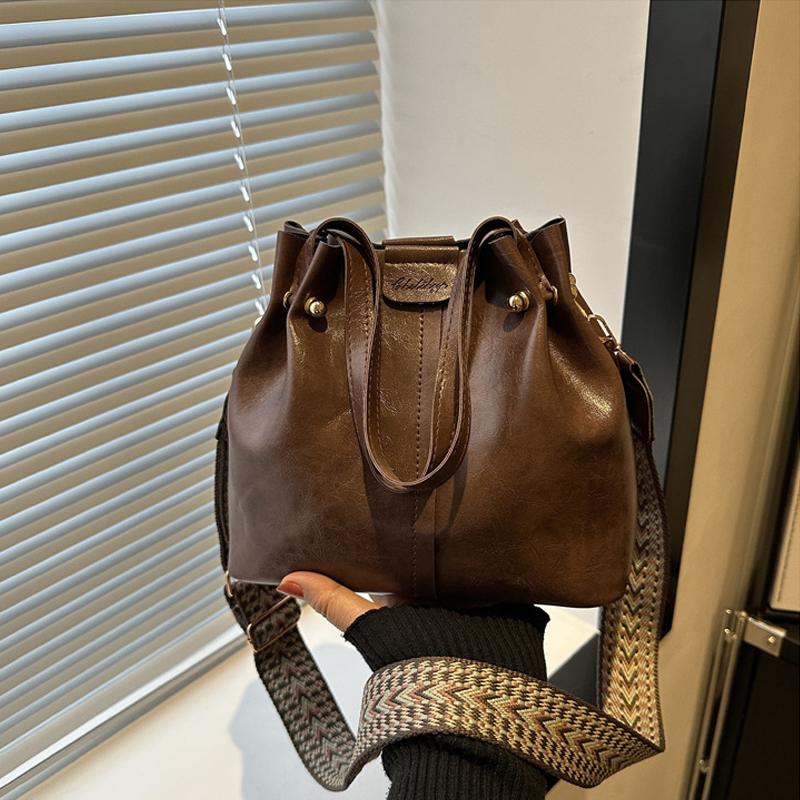 Yogodlns Ретро PU Кожаные Сумки На Плечо Для Женщин Модные Сумки Через Плечо Женские Сумки Большой Вместимости и Кошельки 22.5x11.5x20cm чёрный
Yogodlns Ретро PU Кожаные Сумки На Плечо Для Женщин Модные Сумки Через Плечо Женские Сумки Большой Вместимости и Кошельки 22.5x11.5x20cm чёрный