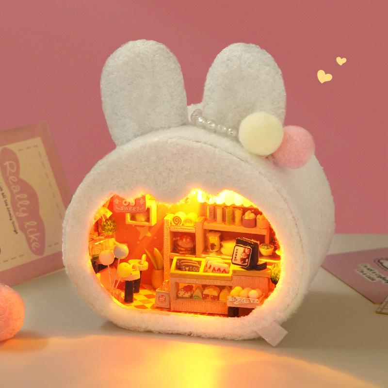 Tian Yu DIY Dollhouse Plush Family - Creative Handmade Winter House Model Toy, Perfect for New Year and Birthday Gifts.
Tian Yu DIY Dollhouse Plush Family - Creative Handmade Winter House Model Toy, Perfect for New Year and Birthday Gifts.
