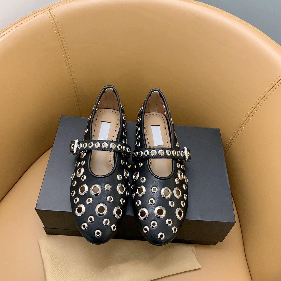 Модные роскошные французские балетки с выемкой, женские, с плоским дном, с металлической пряжкой, с неглубоким горлом, высококачественные повседневные туфли 40 чёрный
Модные роскошные французские балетки с выемкой, женские, с плоским дном, с металлической пряжкой, с неглубоким горлом, высококачественные повседневные туфли 40 чёрный