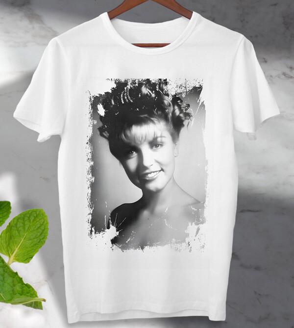 26 Fire Walk With Me Laura Palmer Twin Peaks T shirt Unisex Men s Ladies Top Unisex T-Shirt L
26 Fire Walk With Me Laura Palmer Twin Peaks T shirt Unisex Men s Ladies Top Unisex T-Shirt L