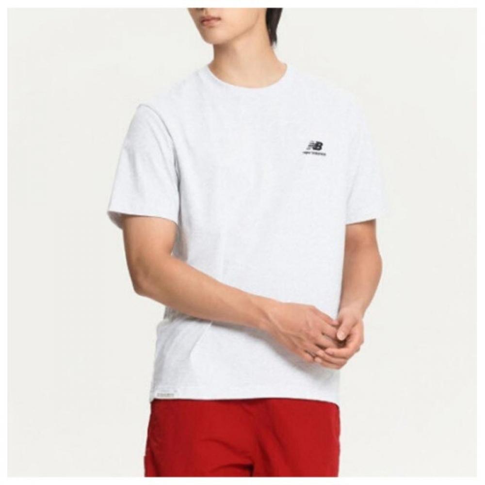 New Balance Tee Kqj Nbnee21013 16 Common Essential Small Logo Short Sleeve Tee Stan Gray series/110
New Balance Tee Kqj Nbnee21013 16 Common Essential Small Logo Short Sleeve Tee Stan Gray series/110