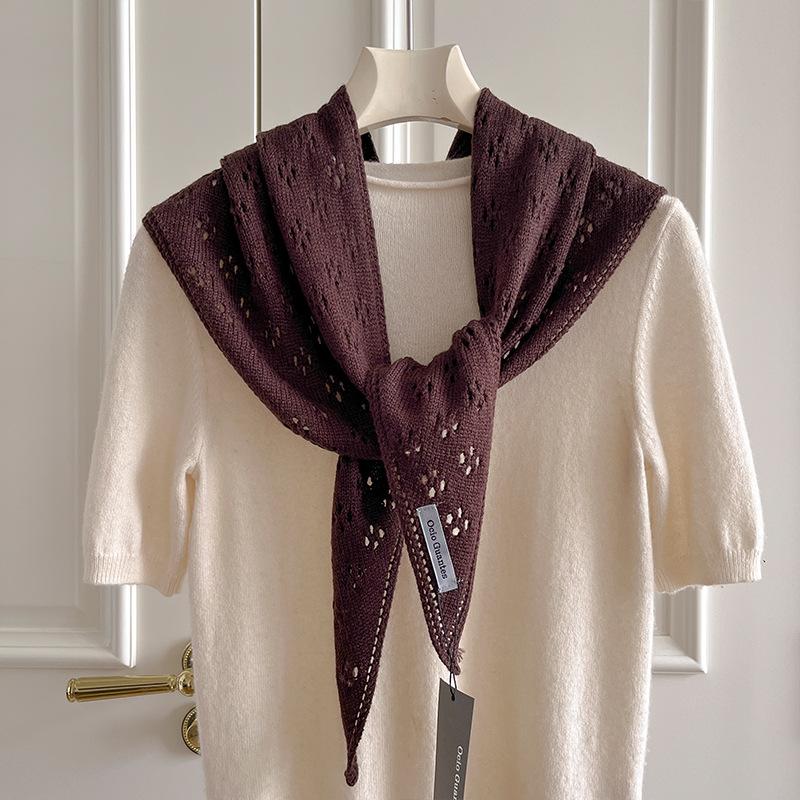 Korean Retro Hollow Triangle Shawl For Women In Autumn And Winter Fashionable Neck Protection Neck Knitted Scarf With Wool Scarf One Size
Korean Retro Hollow Triangle Shawl For Women In Autumn And Winter Fashionable Neck Protection Neck Knitted Scarf With Wool Scarf One Size