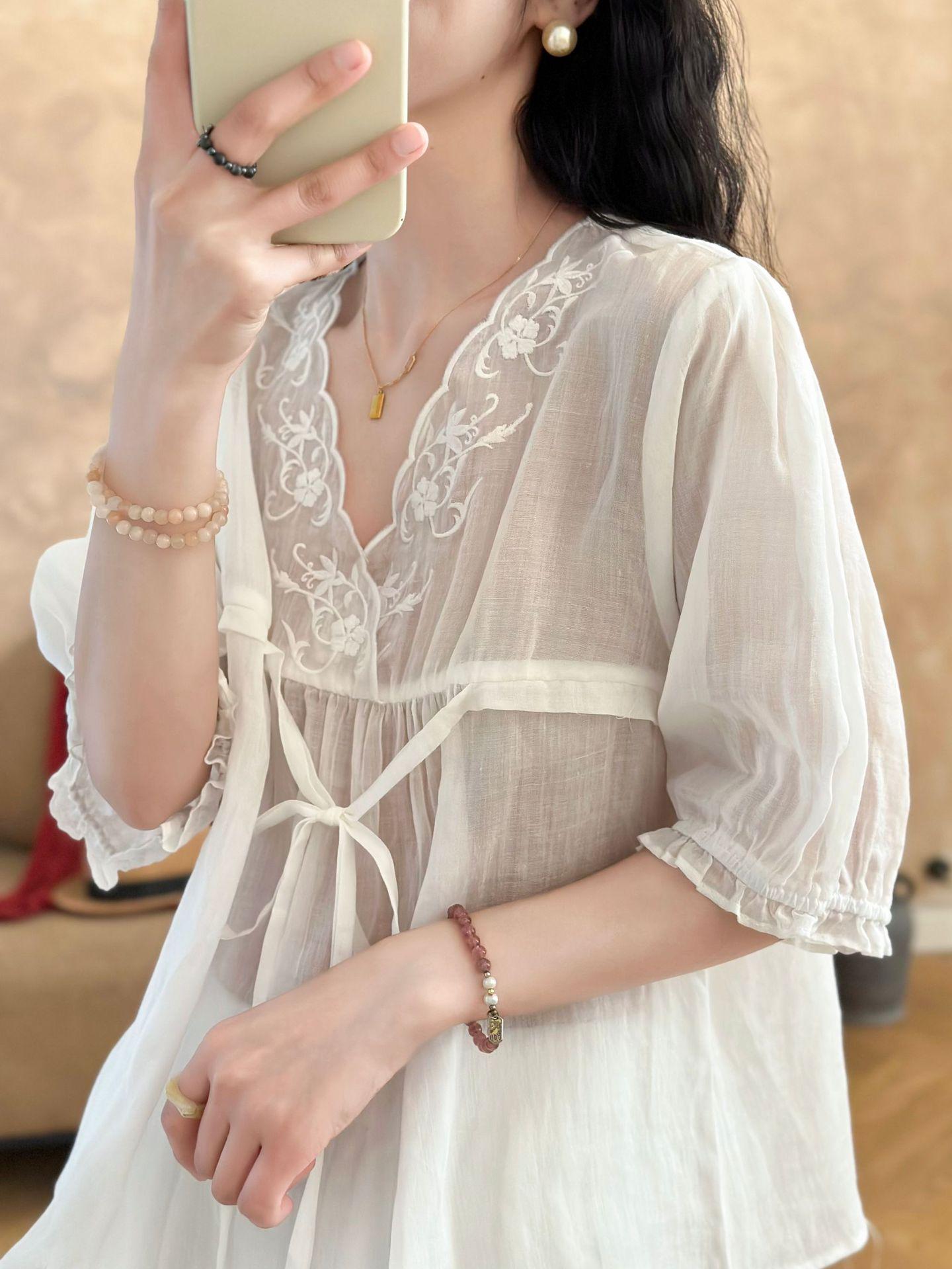 2026 Spring/Summer Women s V-Neck Chinese-Style Casual Set: Loose Comfortable Breathable Shirt & Wide-Leg Pants. One Size
2026 Spring/Summer Women s V-Neck Chinese-Style Casual Set: Loose Comfortable Breathable Shirt & Wide-Leg Pants. One Size