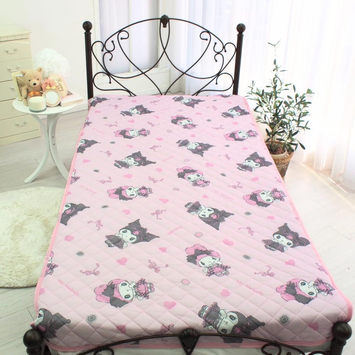 Sanrio Midnight Merokuro Kuromi My Melody Cool Pad Sheet Одиночный символ 100 см x 205 см примерно. СС-31-209-47
Sanrio Midnight Merokuro Kuromi My Melody Cool Pad Sheet Одиночный символ 100 см x 205 см примерно. СС-31-209-47