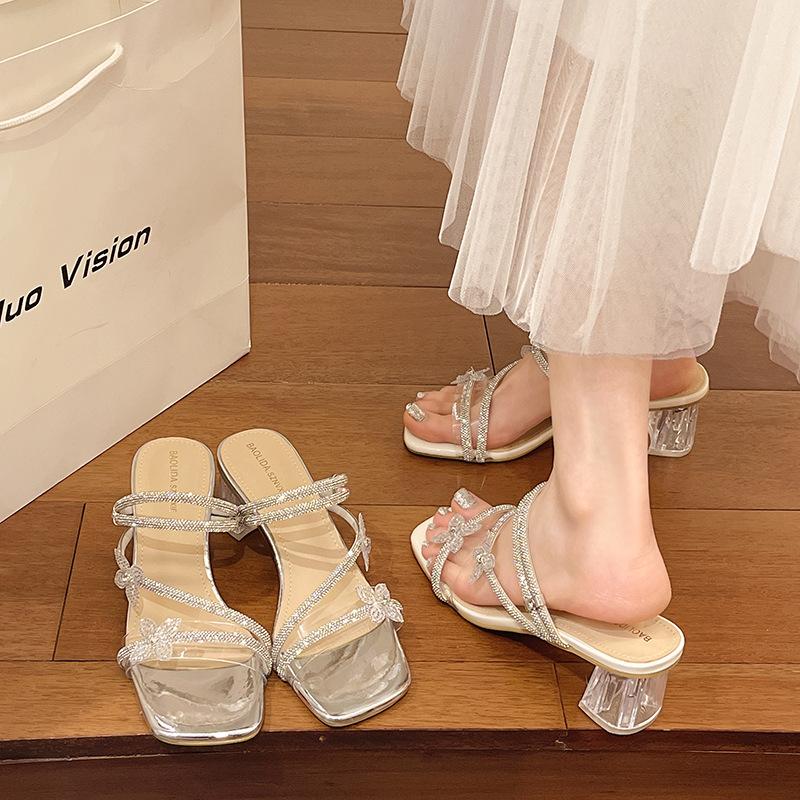 Bow-tied rhinestone women show white 2025 summer new beautiful skirt thick heel crystal and cool slippers 40 срібний
Bow-tied rhinestone women show white 2025 summer new beautiful skirt thick heel crystal and cool slippers 40 срібний