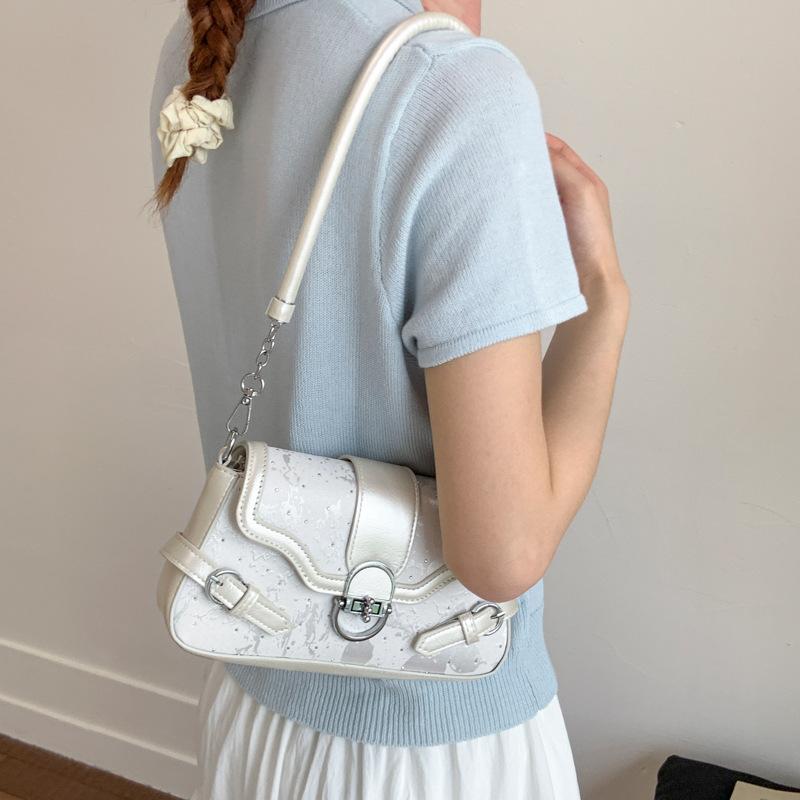 Сумка подмышку женская новая высококлассная модная сумка на плечо нишевая дорожная сумка-мессенджер белый
Сумка подмышку женская новая высококлассная модная сумка на плечо нишевая дорожная сумка-мессенджер белый