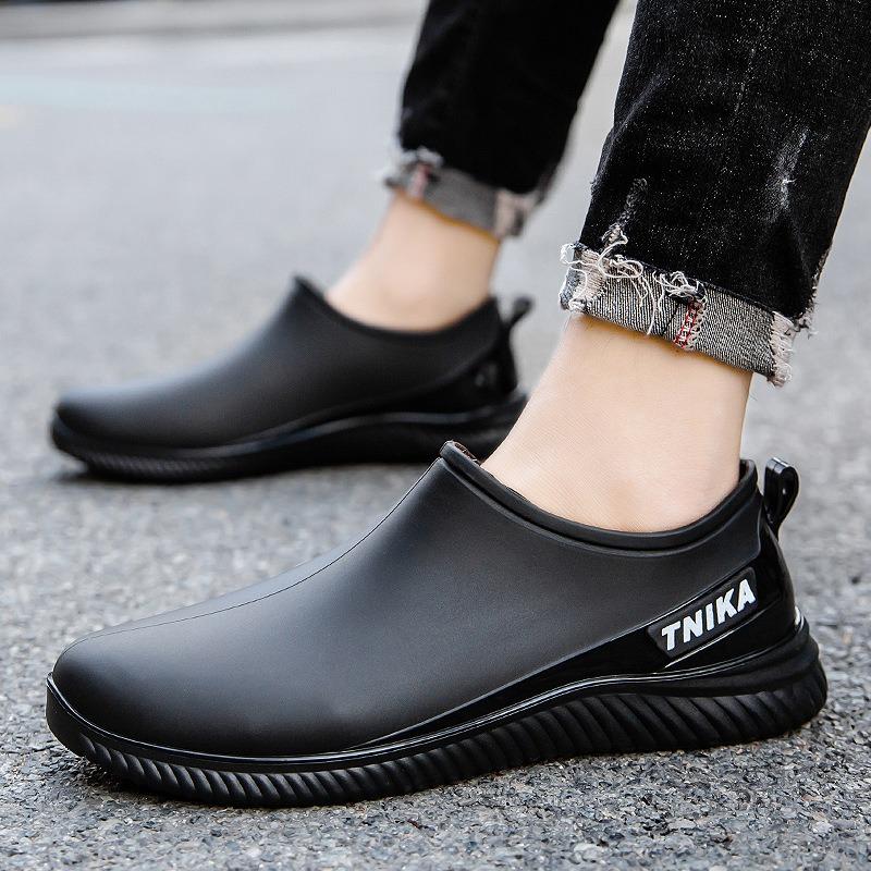 Модные мужские низкие резиновые ботинки, мужские неглубокие водные туфли, мужские теплые и бархатные короткие нескользящие и износостойкие нескользящие резиновые ботинки, мужские летние 43 чёрный
Модные мужские низкие резиновые ботинки, мужские неглубокие водные туфли, мужские теплые и бархатные короткие нескользящие и износостойкие нескользящие резиновые ботинки, мужские летние 43 чёрный