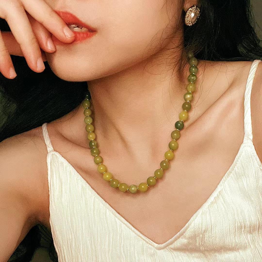 Retro Natural Southern Jade Gypsy Star Necklace Literary Style Collarbone Chain Neck Chain Niche High Sense
Retro Natural Southern Jade Gypsy Star Necklace Literary Style Collarbone Chain Neck Chain Niche High Sense