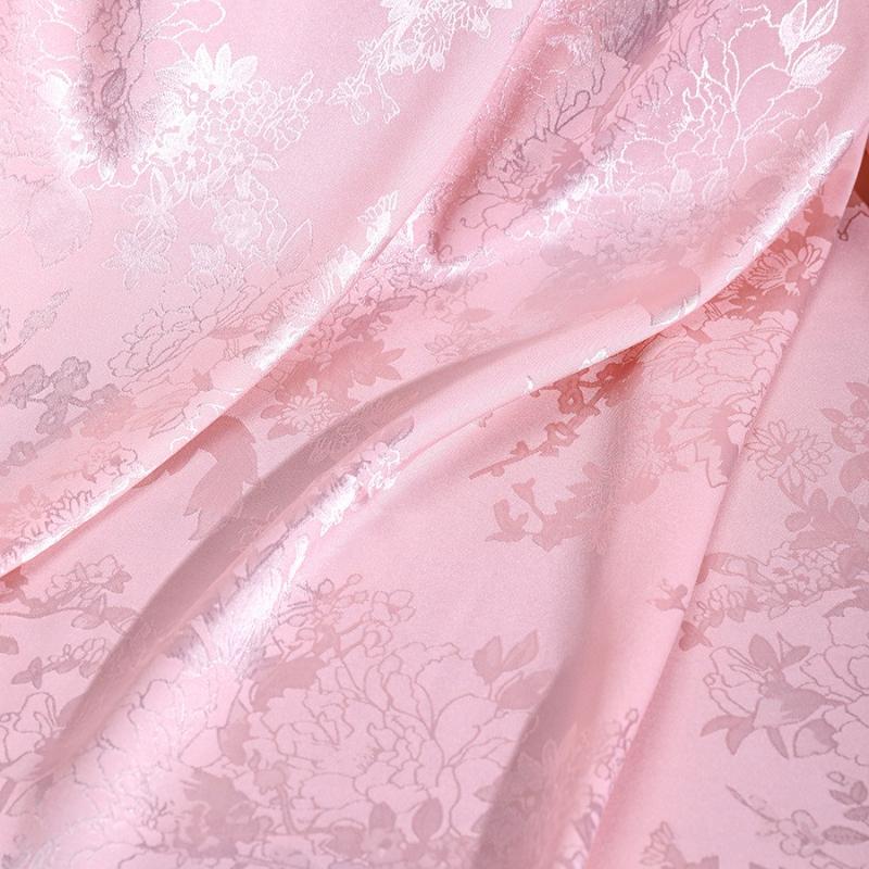 Dark Fringe Jacquard Imitation Acetate Satin Fabric Soft Smooth Fabric for DIY Hanfu Mianpan Skirts Cheongsam 100cmX150cm розовый
Dark Fringe Jacquard Imitation Acetate Satin Fabric Soft Smooth Fabric for DIY Hanfu Mianpan Skirts Cheongsam 100cmX150cm розовый