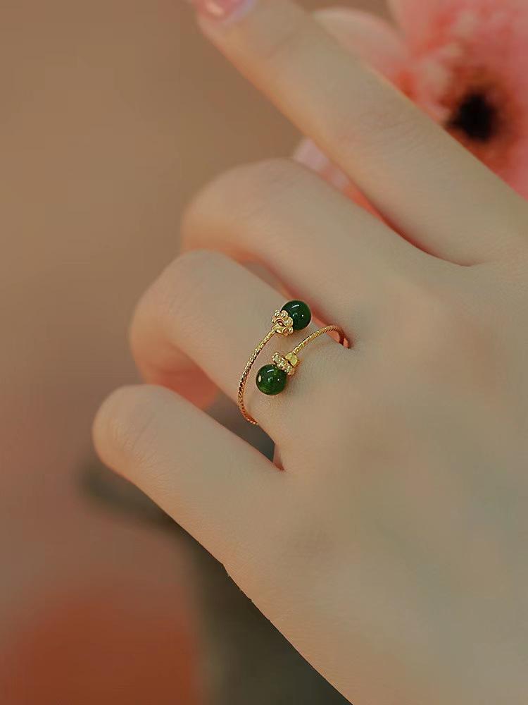 Elegant Gold Emerald Hetian Jade Open Ring - Women s Light Luxury Finger Accessory Adjustable Open золотой
Elegant Gold Emerald Hetian Jade Open Ring - Women s Light Luxury Finger Accessory Adjustable Open золотой