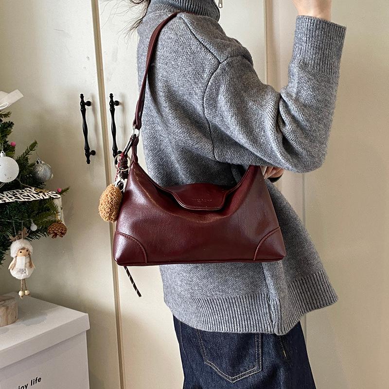 Foreign order fashion pleated armpit bag women s 2025 winter new casual dumpling bag high-end shoulder women s bag 28.5*8.5*21
Foreign order fashion pleated armpit bag women s 2025 winter new casual dumpling bag high-end shoulder women s bag 28.5*8.5*21