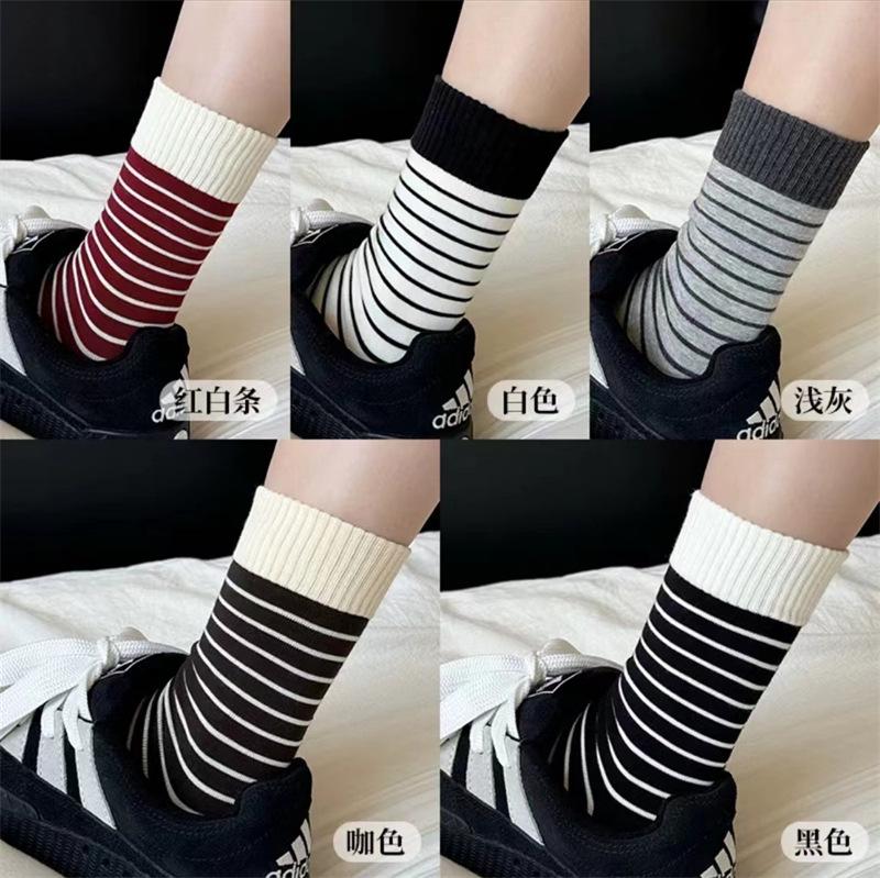 Ankola Red Socks Medium Tube Socks Spring And Autumn Cotton Stacking Socks Retro Red Striped Tide Stockings One size fits all чорний
Ankola Red Socks Medium Tube Socks Spring And Autumn Cotton Stacking Socks Retro Red Striped Tide Stockings One size fits all чорний