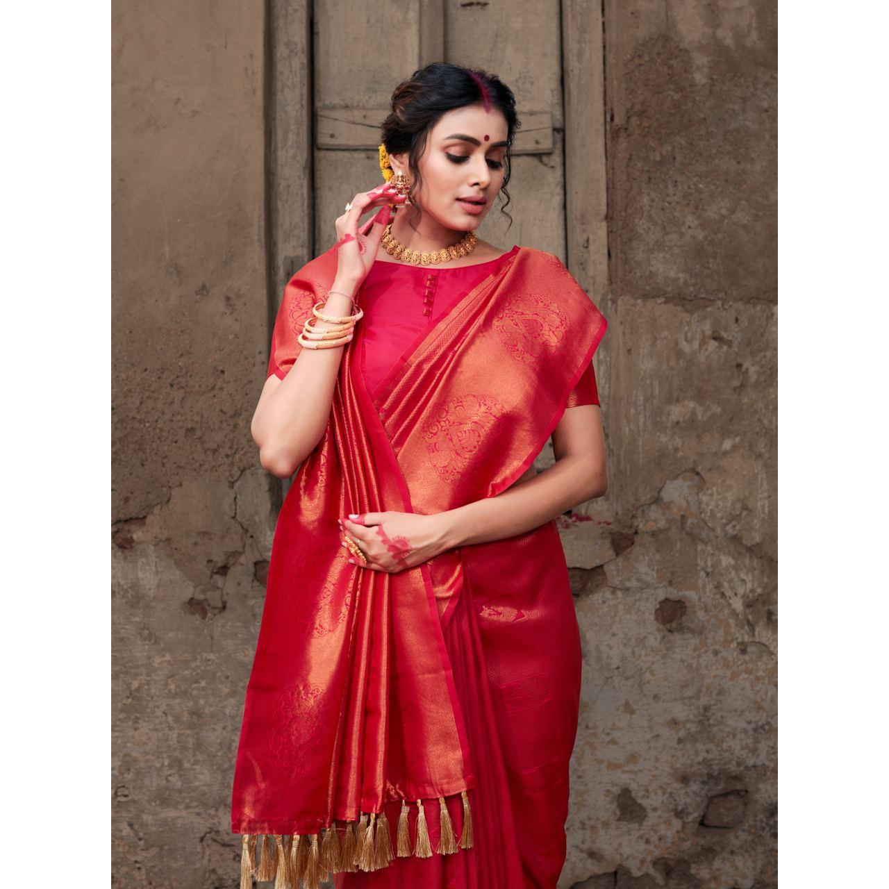 Сари из чистого мягкого шелка
Сари из чистого мягкого шелка