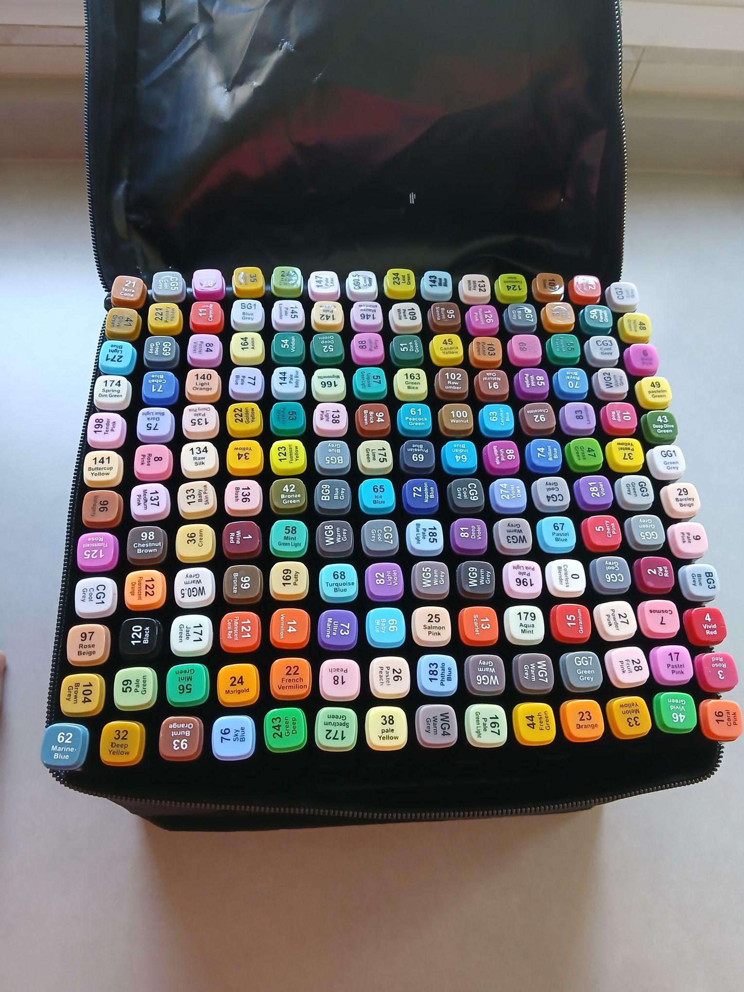 168 Colors Double-Ended Marker Pen Fine Tip And Chisel Tip with base, For Art Drawing Comics Design Coloring
168 Colors Double-Ended Marker Pen Fine Tip And Chisel Tip with base, For Art Drawing Comics Design Coloring