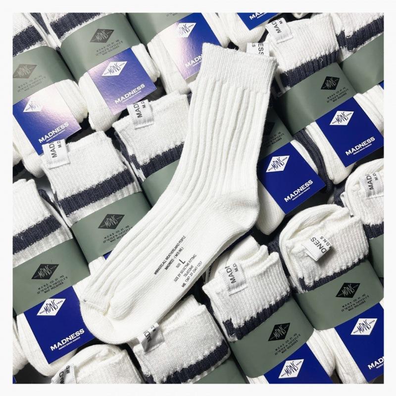 Correct Mdns Trendy Brand Mid-Top Striped Socks Yu Wenle Street Sports Mid-Tube Cotton Socks One size fits all чистий білий колір
Correct Mdns Trendy Brand Mid-Top Striped Socks Yu Wenle Street Sports Mid-Tube Cotton Socks One size fits all чистий білий колір