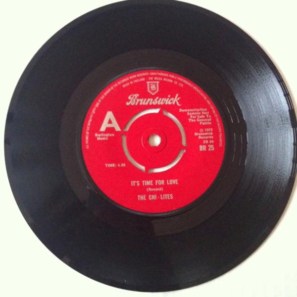 7inch Record CHI-LITES - It s Time For Love BR25PROMO Brunswick 1975 UK Soul/Funk Used
7inch Record CHI-LITES - It s Time For Love BR25PROMO Brunswick 1975 UK Soul/Funk Used