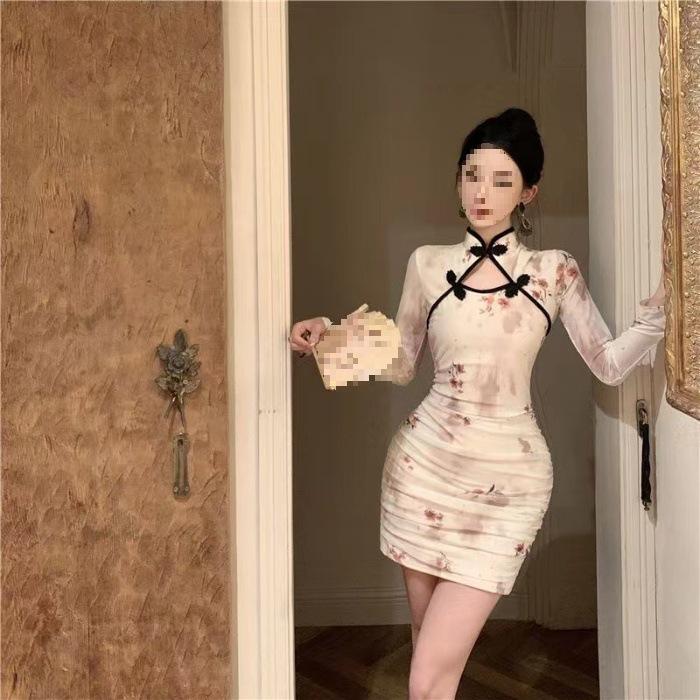 Elegant Chinese National Style Floral Cheongsam Dress - Spring Long Sleeve, Waist-Cinching, Slim Hip-Hugging Skirt with Frog Button Design. L
Elegant Chinese National Style Floral Cheongsam Dress - Spring Long Sleeve, Waist-Cinching, Slim Hip-Hugging Skirt with Frog Button Design. L