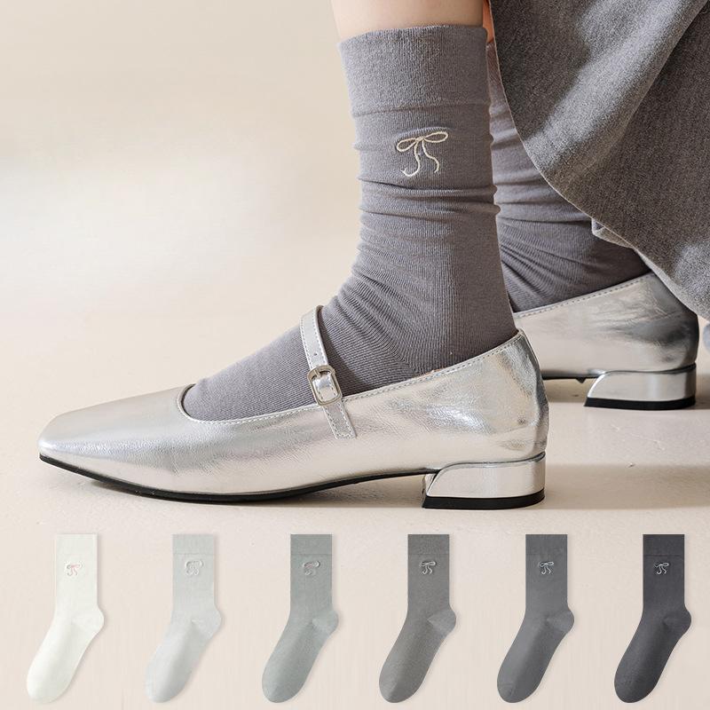 Female Spring and Autumn Ballet Style Bow Boneless Tube Pile Socks 1 pair
Female Spring and Autumn Ballet Style Bow Boneless Tube Pile Socks 1 pair