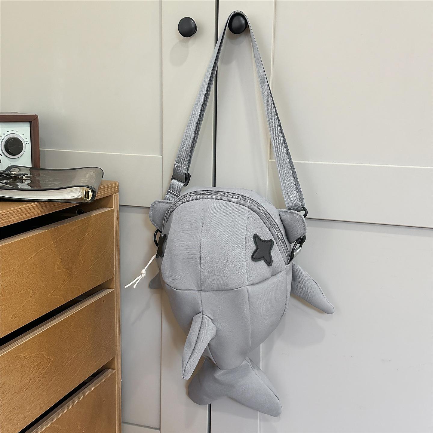 Shark messenger bag women s personality design sense street trend cycling fashion casual backpack men s fashion satchel серый
Shark messenger bag women s personality design sense street trend cycling fashion casual backpack men s fashion satchel серый