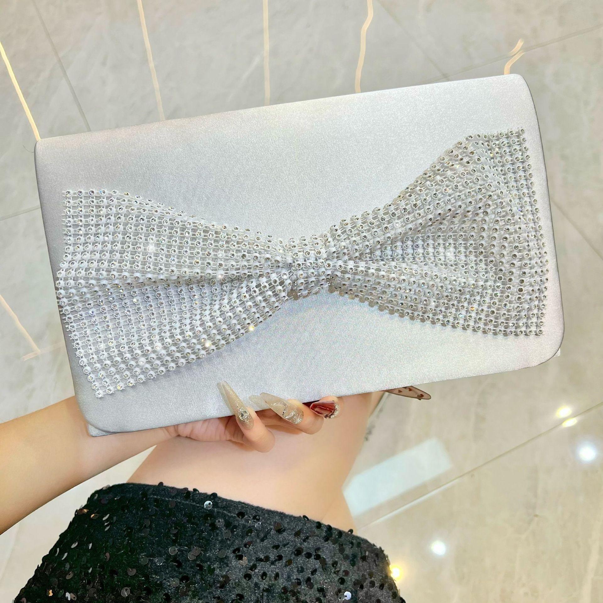 Celebrity high-end dinner bag single shoulder messenger bag small fragrant style bow banquet clutch bag woman
Celebrity high-end dinner bag single shoulder messenger bag small fragrant style bow banquet clutch bag woman