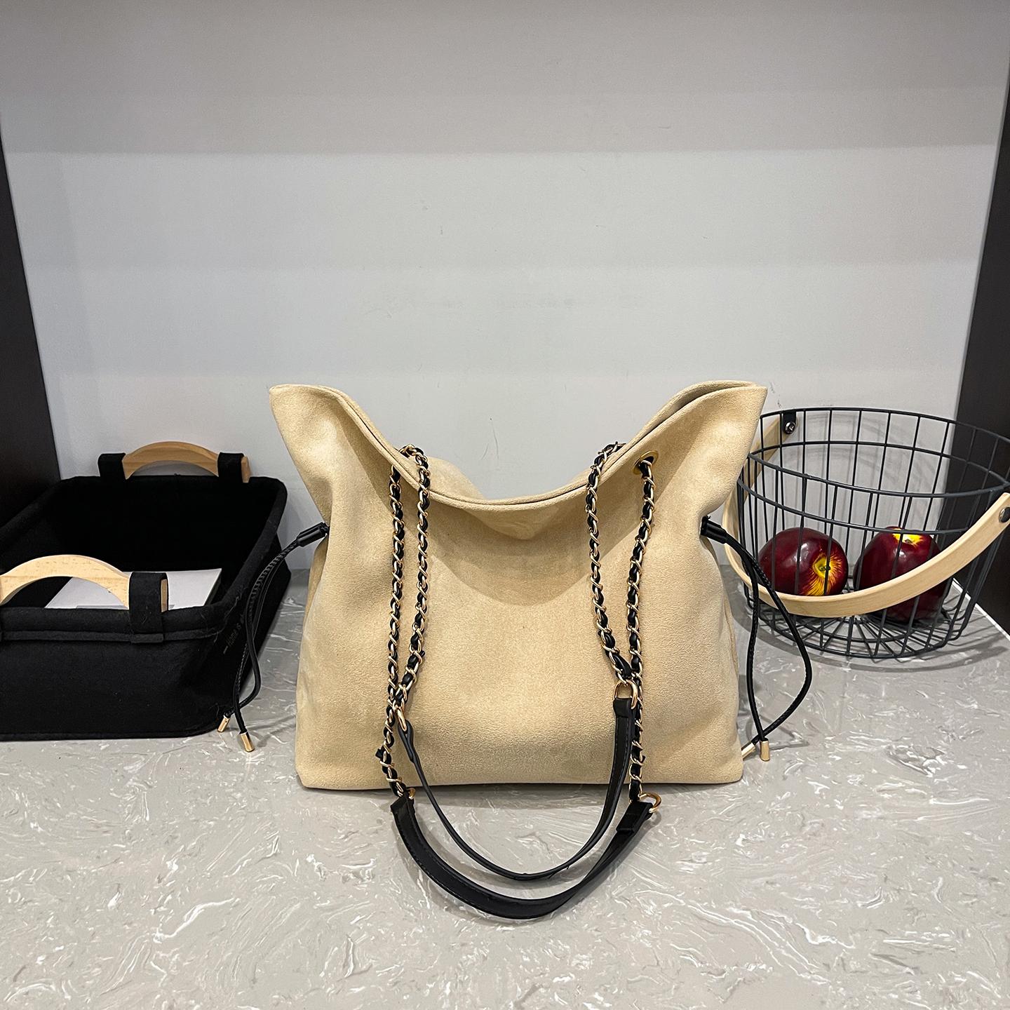 Retro Suede Frosted Women’s Bag Chain Armpit Bag Versatile Drawstring Shoulder Bag Lady High-end Large Capacity Commuting Bag
Retro Suede Frosted Women’s Bag Chain Armpit Bag Versatile Drawstring Shoulder Bag Lady High-end Large Capacity Commuting Bag