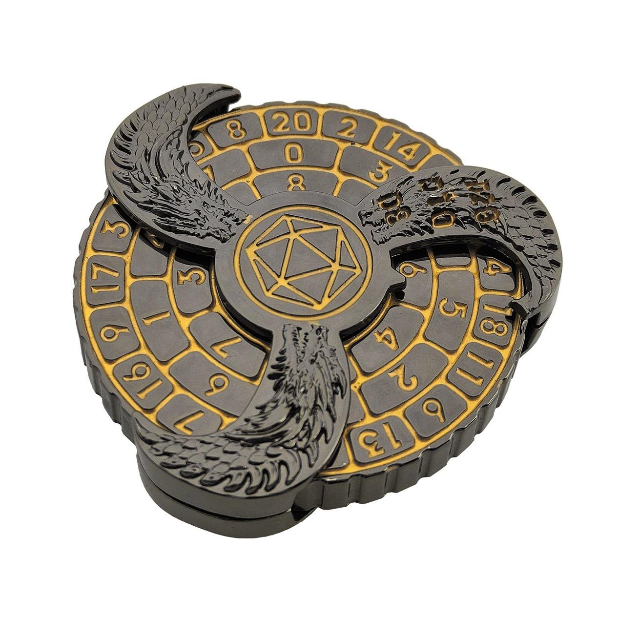 Dungeons and Dragons Hand Dice Spinner, DND Dice Spinner, Both D&D Roulette Dice та іграшка для зняття стресу 5.8*5.8*1.4 золотий/чорний
Dungeons and Dragons Hand Dice Spinner, DND Dice Spinner, Both D&D Roulette Dice та іграшка для зняття стресу 5.8*5.8*1.4 золотий/чорний