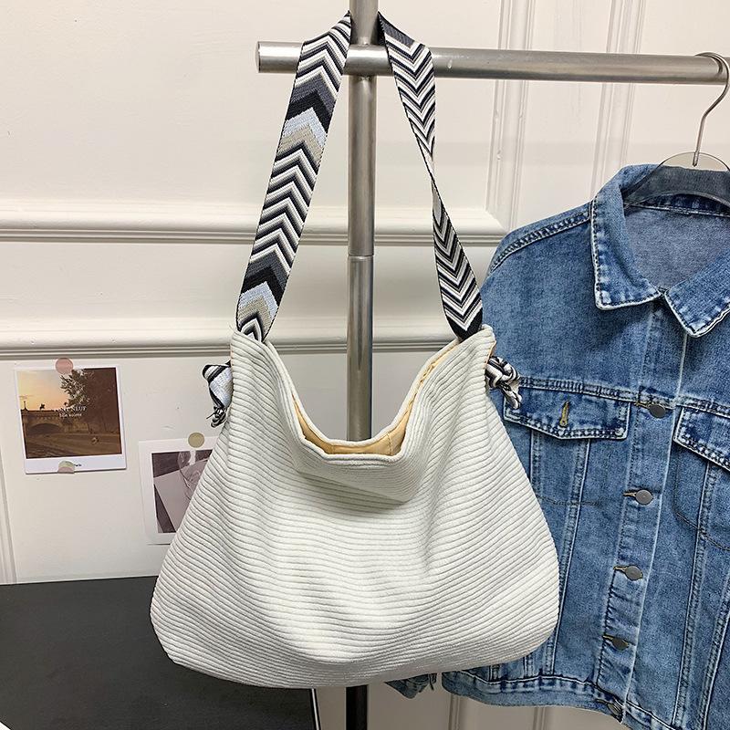 Холщовая сумка женская весна-лето новая большая вместительная сумка-тоут нишевая высокого класса на плечо сумка-мессенджер one size fits all белый
Холщовая сумка женская весна-лето новая большая вместительная сумка-тоут нишевая высокого класса на плечо сумка-мессенджер one size fits all белый