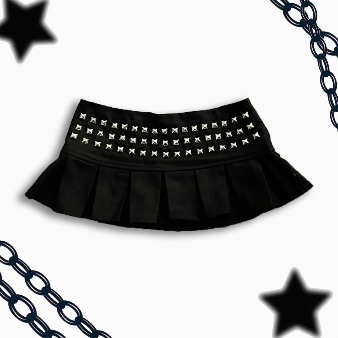 Y2k Clothes Gothic Punk Studded Mini Skirt Harajuku Sexy Ultra Short Rivet Pleated Skirt Hot Girl Kawaii Skirt Womens Clothing S
Y2k Clothes Gothic Punk Studded Mini Skirt Harajuku Sexy Ultra Short Rivet Pleated Skirt Hot Girl Kawaii Skirt Womens Clothing S