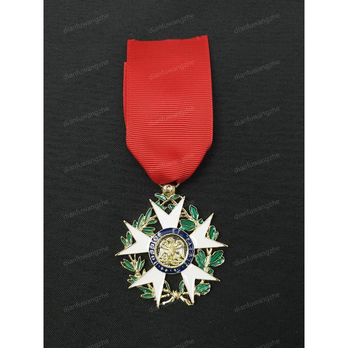 Орден Первой мировой войны, Французский рыцарь ордена, Медаль Первой мировой войны, Османский, Прусский, Австро-Венгерский
Орден Первой мировой войны, Французский рыцарь ордена, Медаль Первой мировой войны, Османский, Прусский, Австро-Венгерский