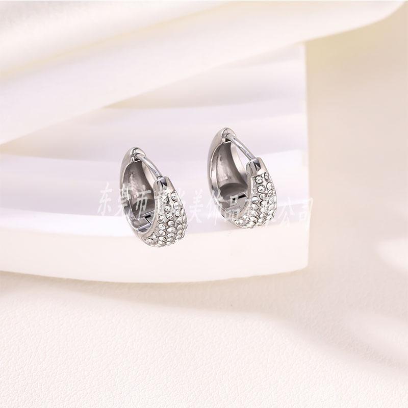 European and American stainless steel stud earrings, high sense fashion trend earrings, temperament versatile, niche retro personalized earrings
European and American stainless steel stud earrings, high sense fashion trend earrings, temperament versatile, niche retro personalized earrings