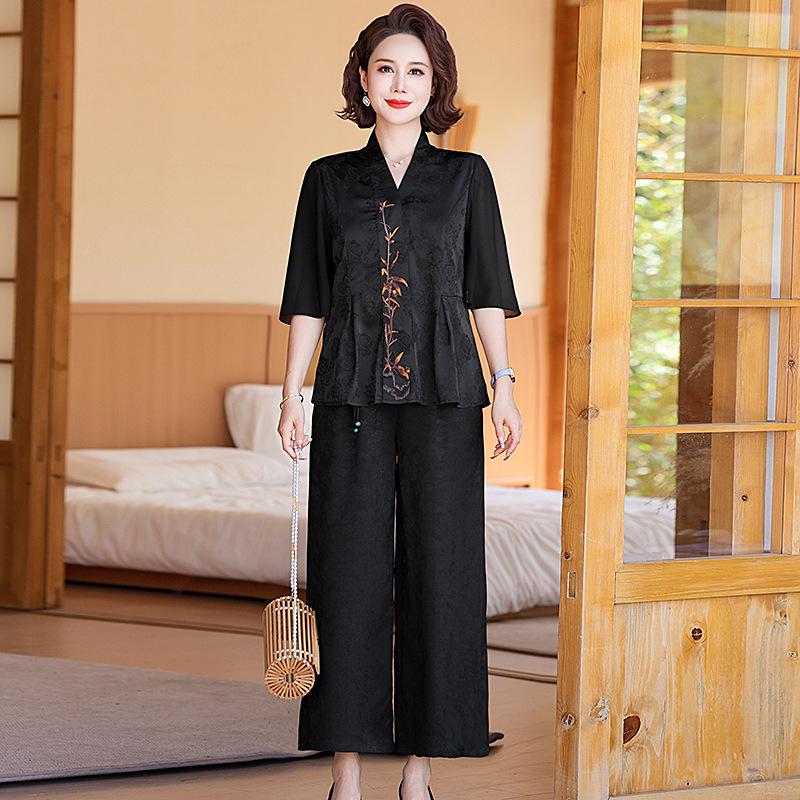 Summer 2025 New Chinese-Style Noble National Set: Short-Sleeved Two-Piece for Middle-Aged and Elderly Women 3XL
Summer 2025 New Chinese-Style Noble National Set: Short-Sleeved Two-Piece for Middle-Aged and Elderly Women 3XL