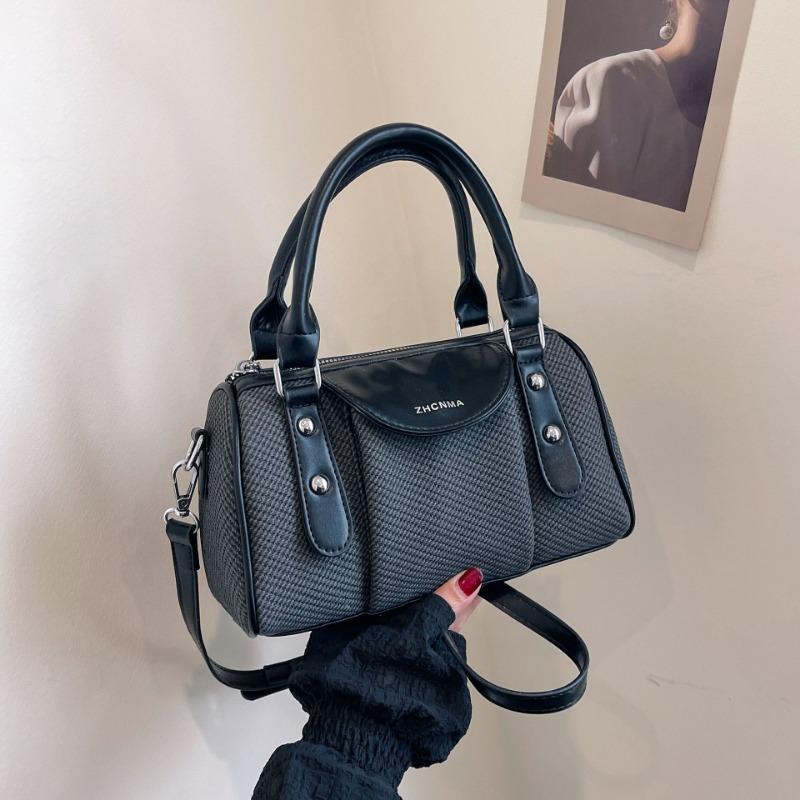 Сочетание цветов, нишевый дизайн, алфавитная сумка-мессенджер на плечо, модная сумка-подушка, женская универсальная сумочка с высоким чувством стиля чёрный
Сочетание цветов, нишевый дизайн, алфавитная сумка-мессенджер на плечо, модная сумка-подушка, женская универсальная сумочка с высоким чувством стиля чёрный