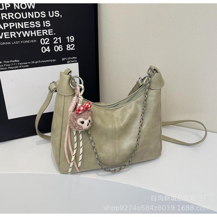 Solid color bag women s tote bag 2025 new autumn and winter large-capacity crossbody shoulder bag simple class commuter bag зелёный
Solid color bag women s tote bag 2025 new autumn and winter large-capacity crossbody shoulder bag simple class commuter bag зелёный