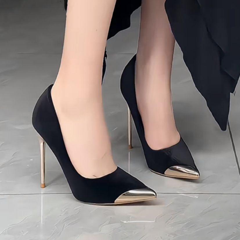 Светлая роскошь черные замшевые туфли на высоком каблуке женские тонкие каблуки 2025 новый осенне-зимний банкетный темперамент имперская сестра мелкий вырез острый носок одинарные туфли 34
Светлая роскошь черные замшевые туфли на высоком каблуке женские тонкие каблуки 2025 новый осенне-зимний банкетный темперамент имперская сестра мелкий вырез острый носок одинарные туфли 34