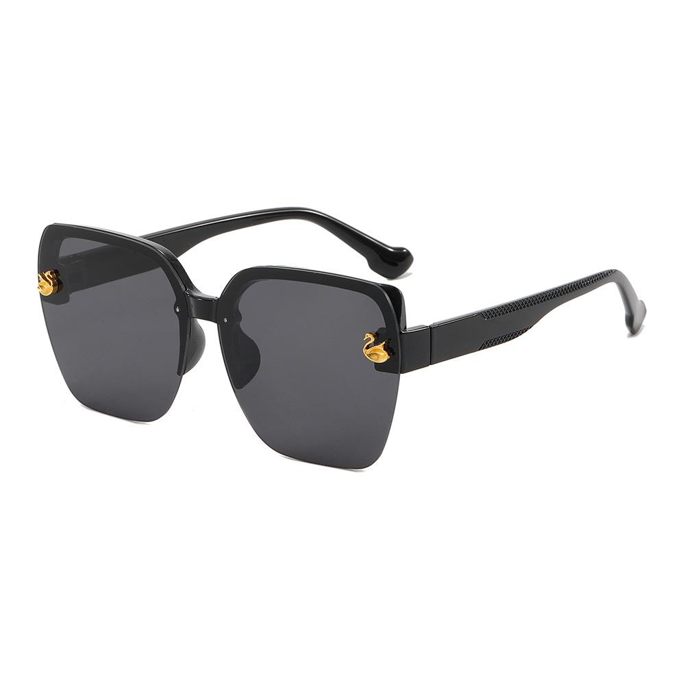 Millennium Style Luxury Gradient Square Female Sunglasses Unique Frame Swan Decoration Fashionable All Match Male Casual Sun UV Protection 400 as picture
Millennium Style Luxury Gradient Square Female Sunglasses Unique Frame Swan Decoration Fashionable All Match Male Casual Sun UV Protection 400 as picture