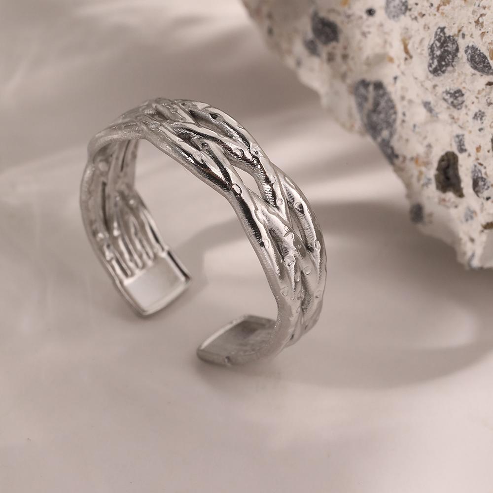 Кольца из нержавеющей стали Минималистичное геометрическое полое открытое кольцо Ретро дизайн Чувство кольцо для женщин Циркон Подарки Повседневная носка Новый
Кольца из нержавеющей стали Минималистичное геометрическое полое открытое кольцо Ретро дизайн Чувство кольцо для женщин Циркон Подарки Повседневная носка Новый